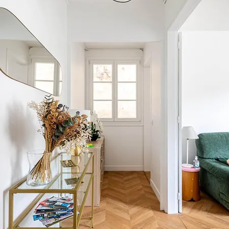 Апартаменты Guestready - Luxe Living Near The Eiffel Tower Париж